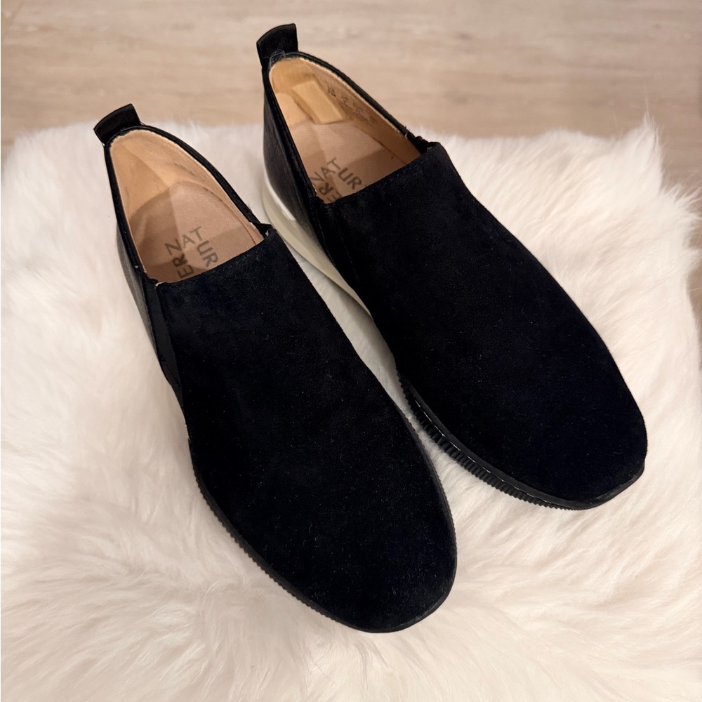 Naturalizer Women's Black Slip-On Sneakers